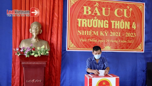 Trưởng thôn có được kiêm nhiệm 3 chức danh không chuyên trách?