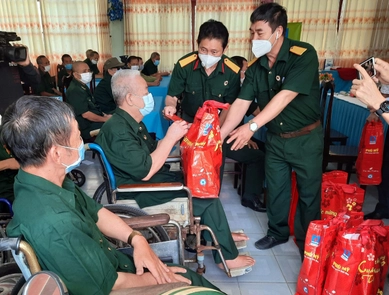 Mức quà tặng cho người có công với cách mạng dịp lễ 30/4, 02/9 năm 2025
