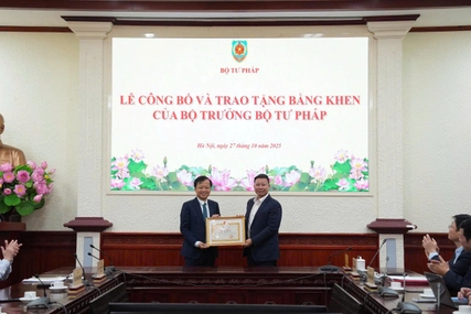Luatvietnam awarded the Commendation by the Minister of Justice