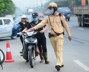 New decree expands e-ID app, cuts paperwork and public service fees