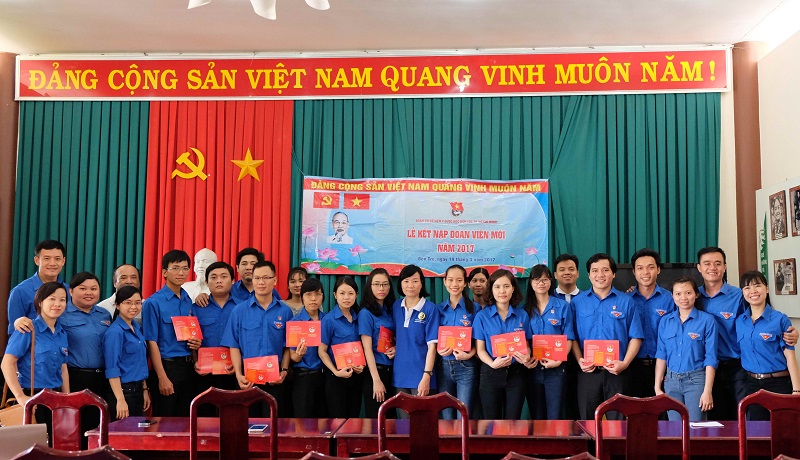 hướng phấn đấu của bản thân khi đứng vào hàng ngũ đoàn