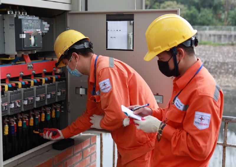 Tăng giá điện lên 2.204,7 đồng/kWh từ ngày 10/5/2025 Tăng giá điện lên 2.204,7 đồng/kWh từ ngày 10/5/2025