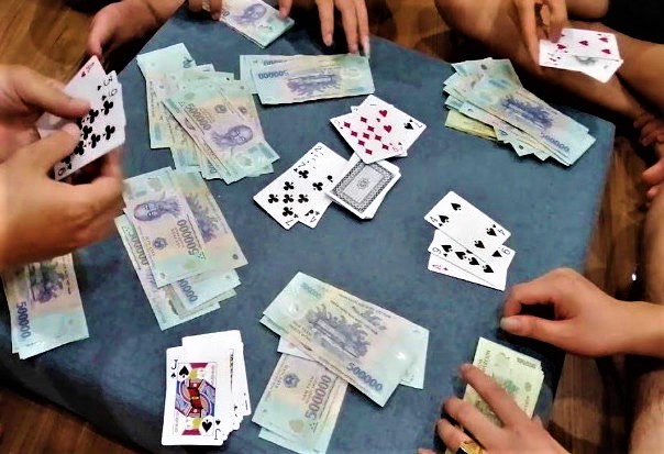 Can-cu-vao-dau-de-xac-dinh-so-tien-ma-moi-bi-cao-dung-de-danh-bac