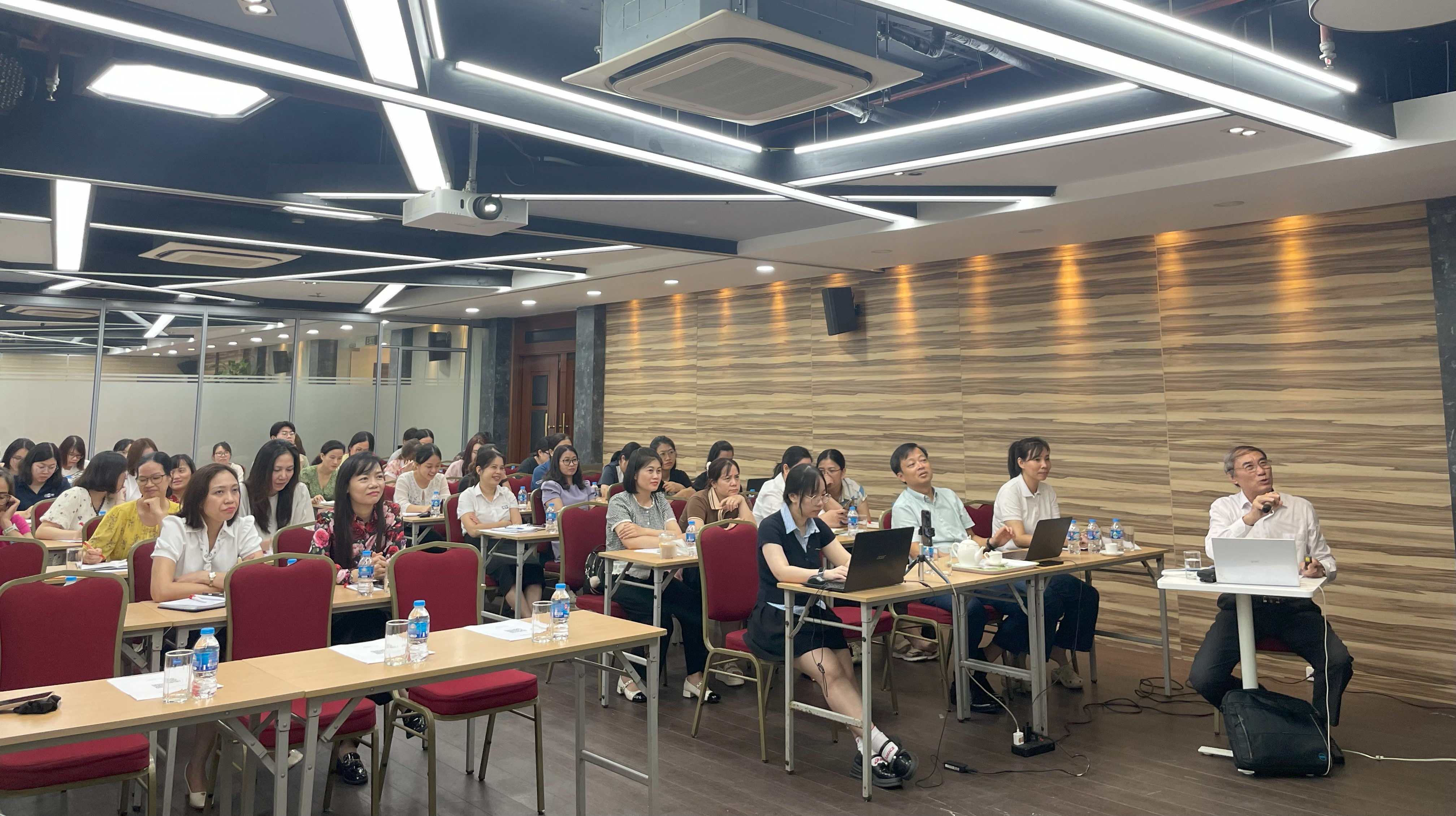 Webinar: Toàn cảnh chính sách mới về thuế giá trị gia tăng 2025 Webinar: Toàn cảnh chính sách mới về thuế giá trị gia tăng 2025