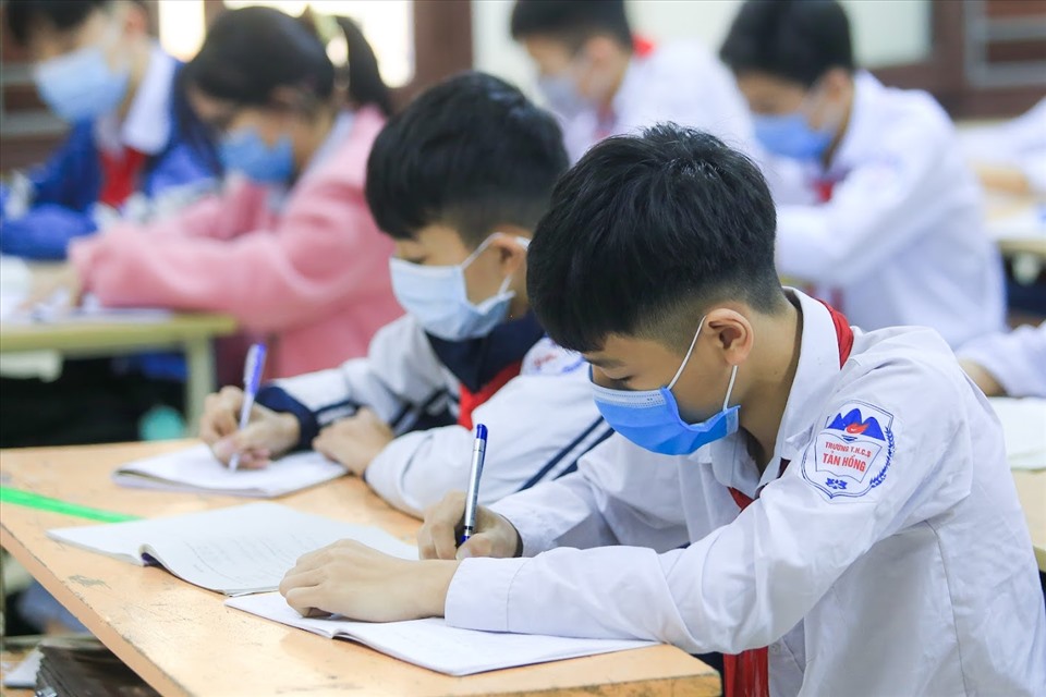 Tiếp tục đổi mới hình thức kiểm tra, không gây áp lực học thêm cho học sinh Tiếp tục đổi mới hình thức kiểm tra, không gây áp lực học thêm cho học sinh