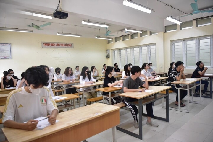 học sinh cấp 2, cấp 3 chính thức học 2 buổi/ngày ừ năm học 2025 - 2026, học sinh cấp 2, cấp 3 chính thức học 2 buổi/ngày