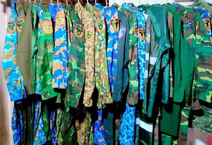 Mặc quân phục, quân hàm trái phép, có thể bị phạt đến 5 triệu và tịch thu tang vật Mặc quân phục, quân hàm trái phép, có thể bị phạt đến 5 triệu và tịch thu tang vật