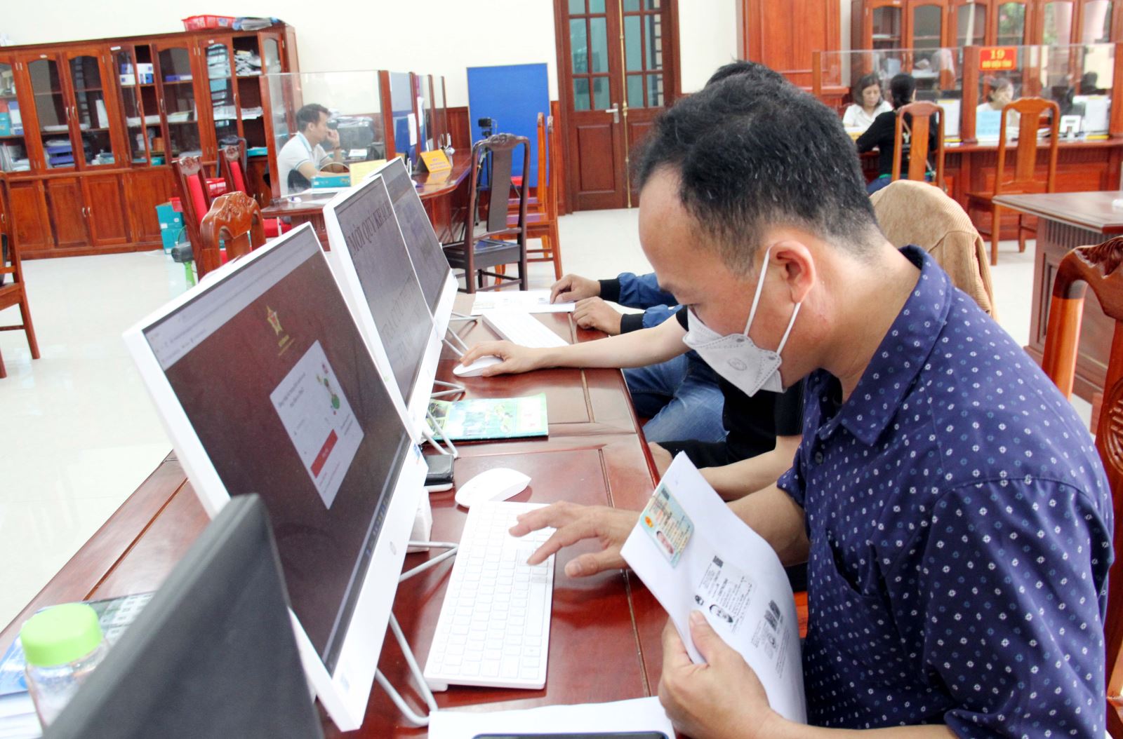 bỏ việc cấp các loại giấy tờ và trả kết quả bằng bản giấy