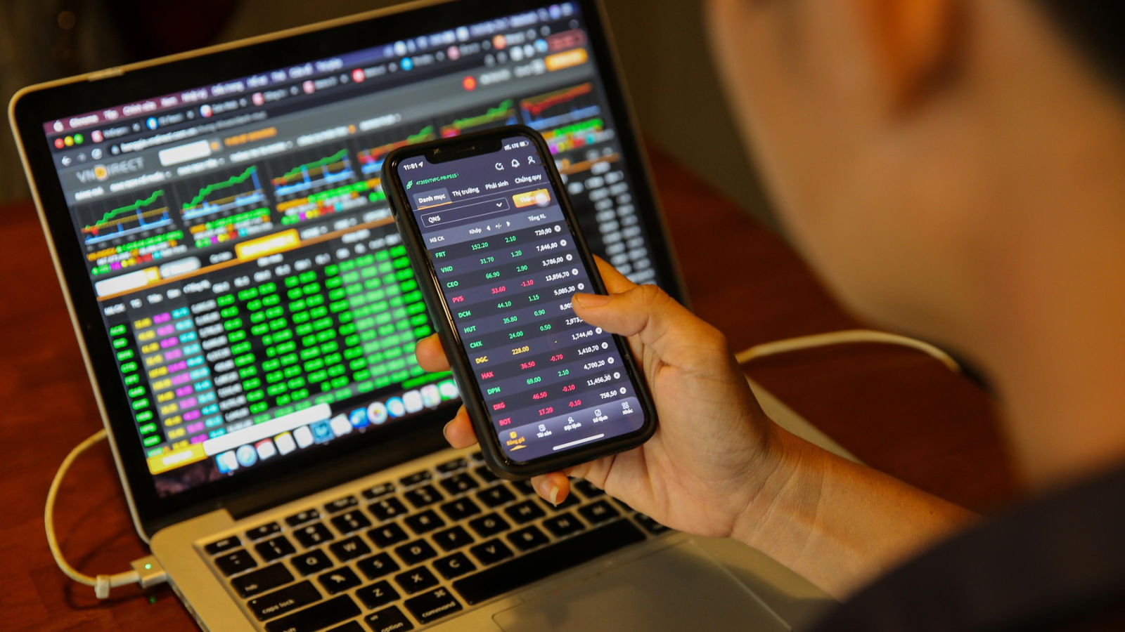 Vietnam approves plan to upgrade stock market status Vietnam approves plan to upgrade stock market status