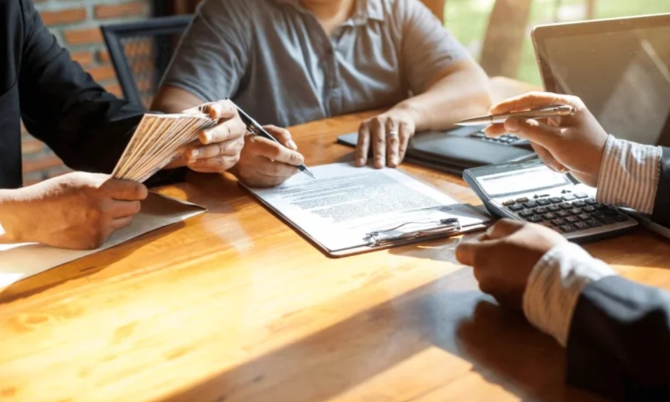 Hướng dẫn xử lý các vấn đề liên quan đến hợp đồng cho vay lại sau sáp nhập tỉnh