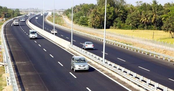 Dat-nam-trong-hanh-lang-an-toan-giao-thong-co-duoc-xay-dung-khong