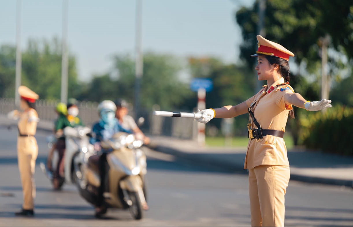 How are foreigners sanctioned for traffic violations in Vietnam?