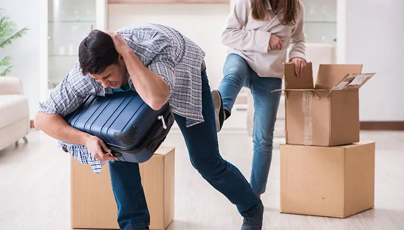 Vợ đuổi chồng ra khỏi nhà, bị phạt đến 10 triệu đồng, buộc xin lỗi công khai Vợ đuổi chồng ra khỏi nhà, bị phạt đến 10 triệu đồng, buộc xin lỗi công khai