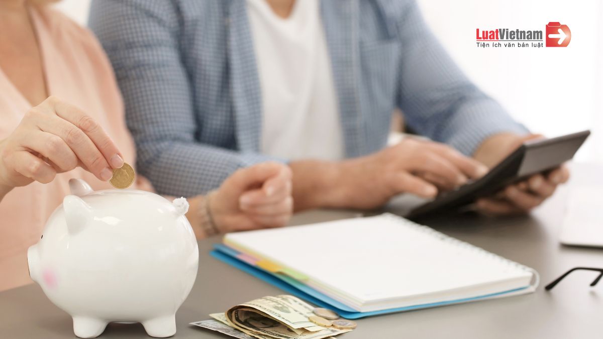 Lịch trả lương hưu tháng 12/2025: Thời gian chi trả qua tài khoản và tiền mặt