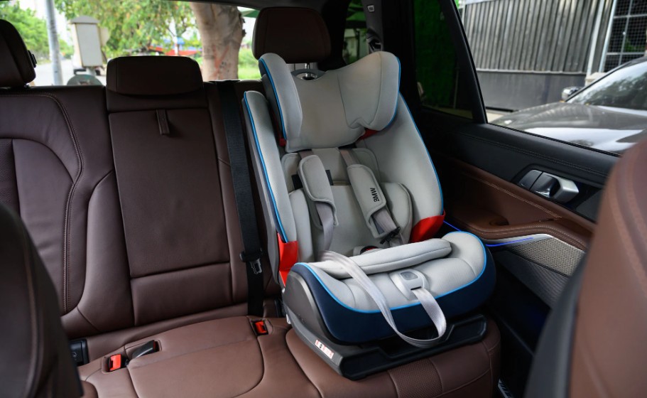 Taxi, xe công nghệ không phải sử dụng ghế trẻ em từ 01/01/2026?