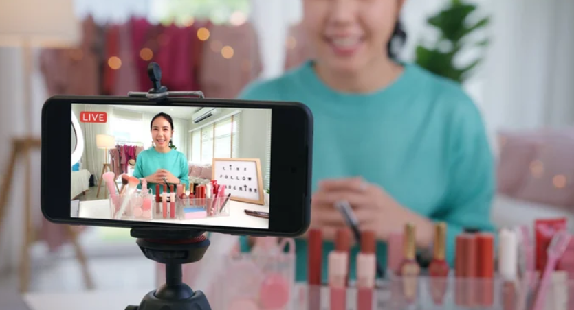 2 loại giấy tờ bắt buộc người bán phải cung cấp cho người livestream bán hàng từ 01/7/2026