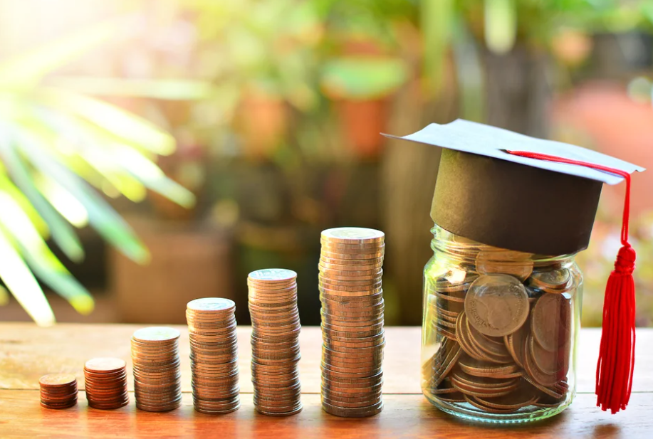 Hoàn trả học phí cho giáo viên tự túc đi học nâng chuẩn chậm nhất trước 31/12/2027