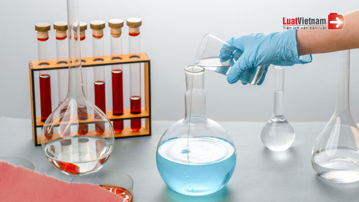 Tóm tắt nội dung mới tại chùm 3 Nghị định 2 Thông tư về hóa chất Tóm tắt nội dung mới tại chùm 3 Nghị định 2 Thông tư về hóa chất