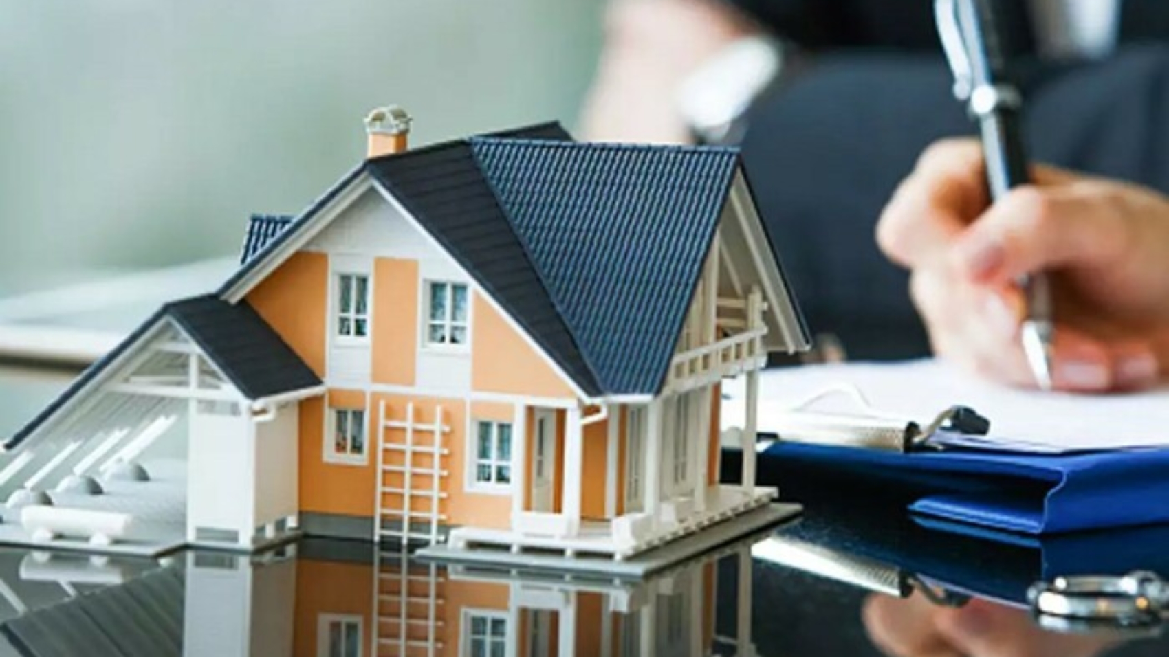 TP.HCM cảnh báo rủi ro khi mua bán bất động sản chưa đủ điều kiện cấp Sổ đỏ TP.HCM cảnh báo rủi ro khi mua bán bất động sản chưa đủ điều kiện cấp Sổ đỏ