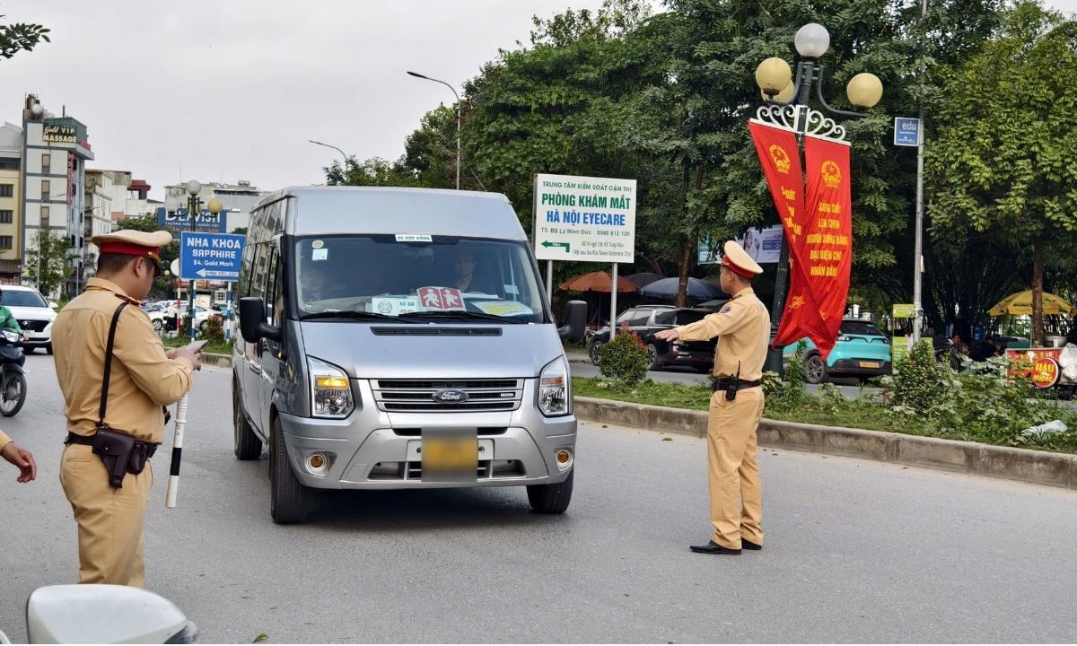 Từ 15/8/2026, ô tô không kinh doanh vận tải chở hàng thu tiền bị phạt đến 12 triệu đồng Từ 15/8/2026, ô tô không kinh doanh vận tải chở hàng thu tiền bị phạt đến 12 triệu đồng