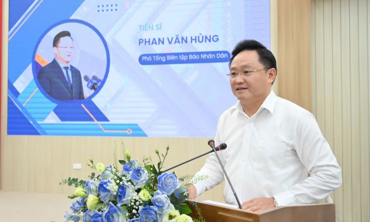 tien-si-Phan-Van-Hhung