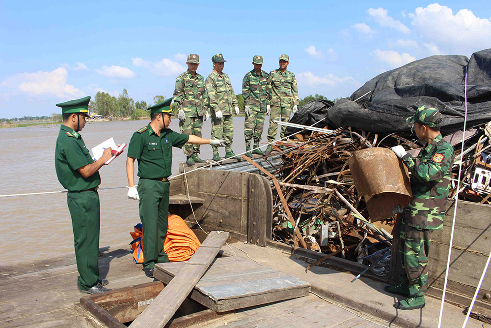 Không được bán tài sản đặc biệt và phế liệu thu hồi từ đạn dược ra ngoài Quân đội Không được bán tài sản đặc biệt và phế liệu thu hồi từ đạn dược ra ngoài Quân đội