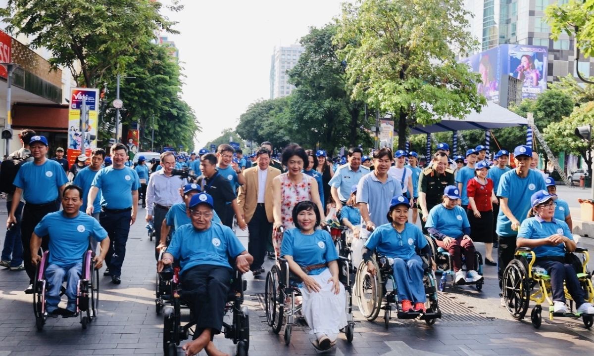 Đến năm 2030, người khuyết tật có nhu cầu được hỗ trợ đào tạo nghề, tìm việc làm và vay vốn tạo sinh kế Đến năm 2030, người khuyết tật có nhu cầu được hỗ trợ đào tạo nghề, tìm việc làm và vay vốn tạo sinh kế