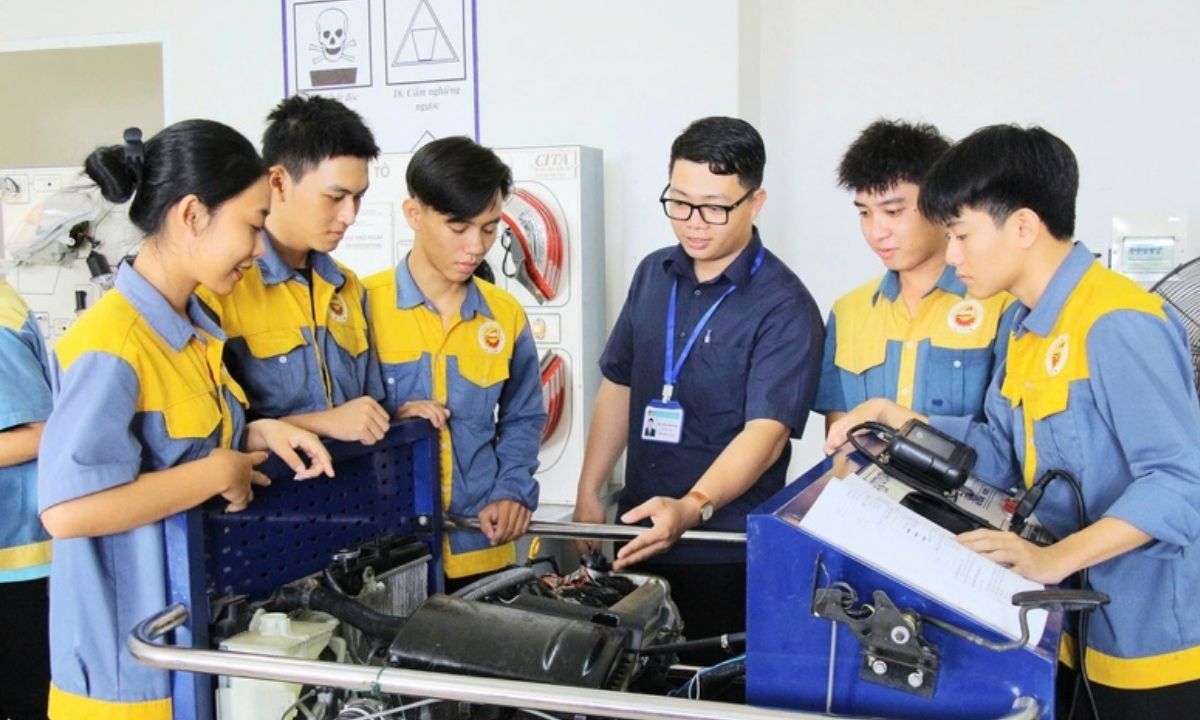 Thông tư 72/2026/TT-BGDĐT: Trường cao đẳng liên kết đào tạo phải công khai học phí và các khoản thu trước khi tuyển sinh Thông tư 72/2026/TT-BGDĐT: Trường cao đẳng liên kết đào tạo phải công khai học phí và các khoản thu trước khi tuyển sinh